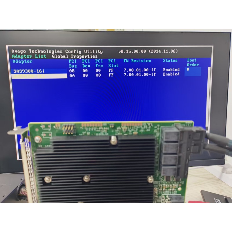 LSI SAS 9300-16i 12GB/S HBA バス - Lsi 9300 16I Hba It Mode のレビューと価格